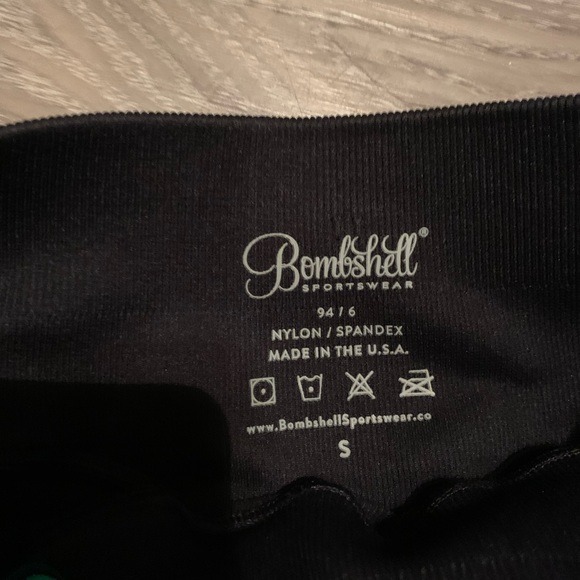 BOMBSHELL BLACK LEGGINGS - Picture 5 of 5